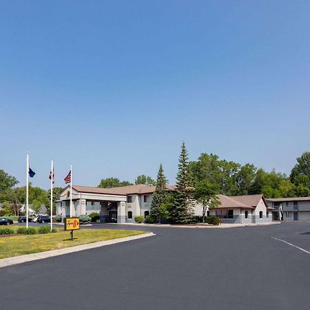 Super 8 By Wyndham Marysville/Port Huron Area Exteriör bild