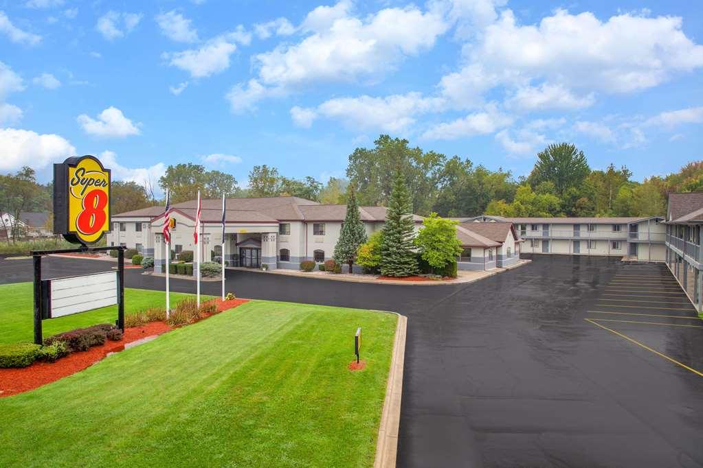 Super 8 By Wyndham Marysville/Port Huron Area Exteriör bild