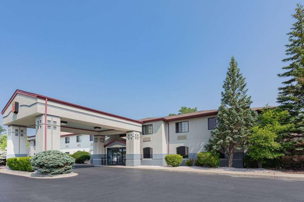 Super 8 By Wyndham Marysville/Port Huron Area Exteriör bild