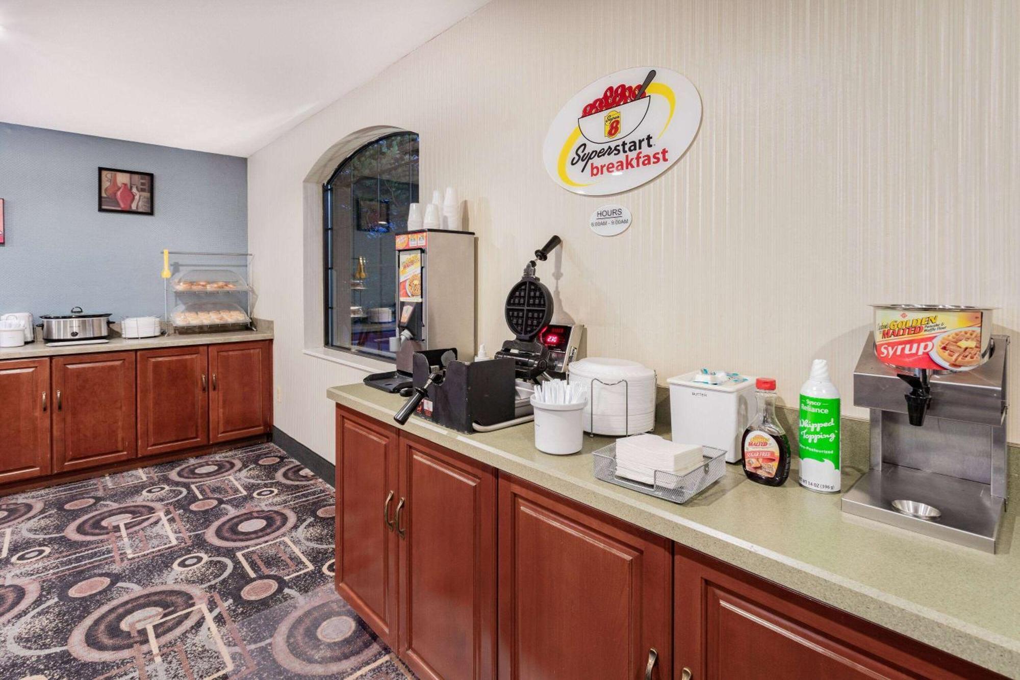 Super 8 By Wyndham Marysville/Port Huron Area Exteriör bild