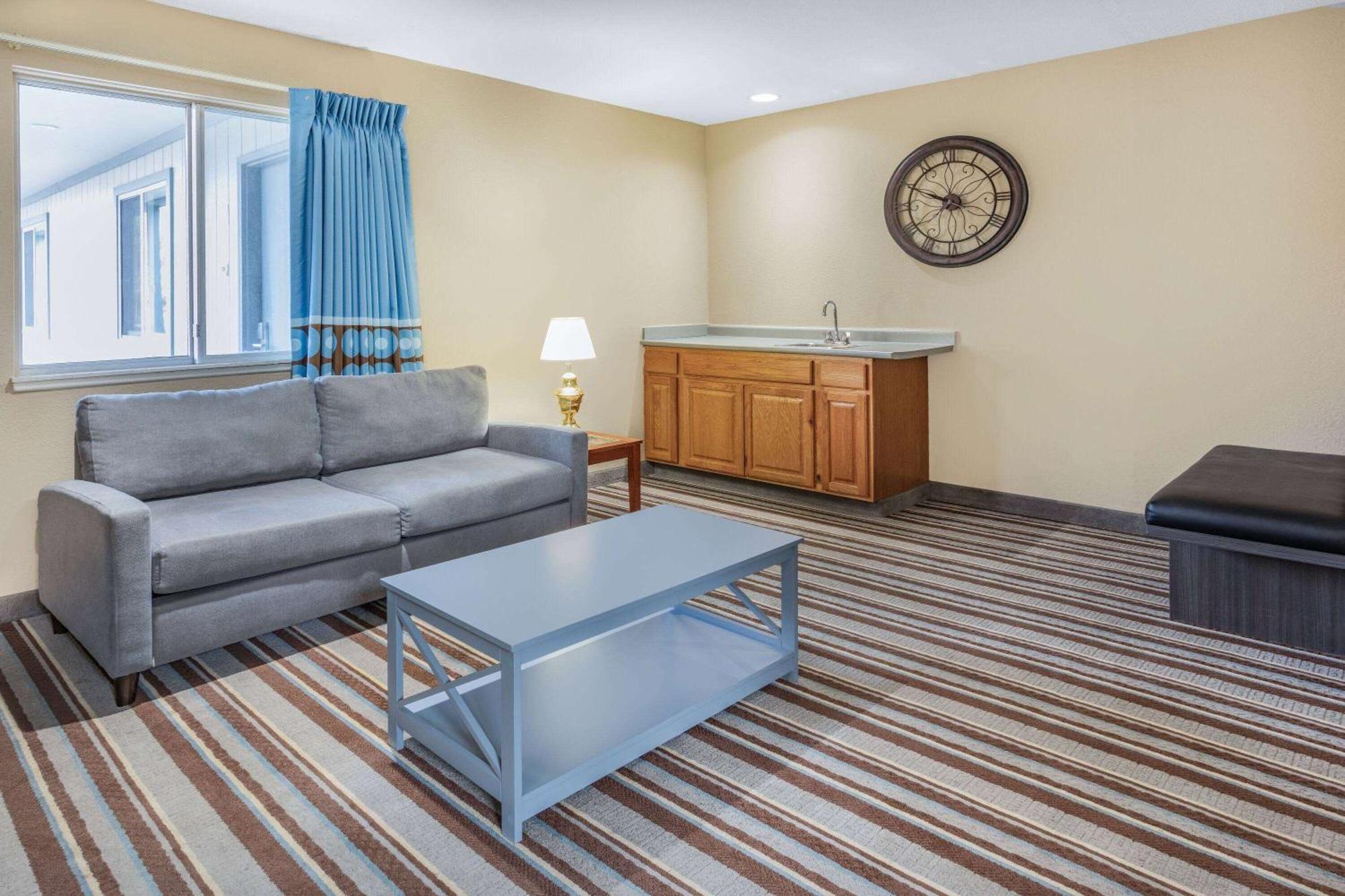 Super 8 By Wyndham Marysville/Port Huron Area Exteriör bild
