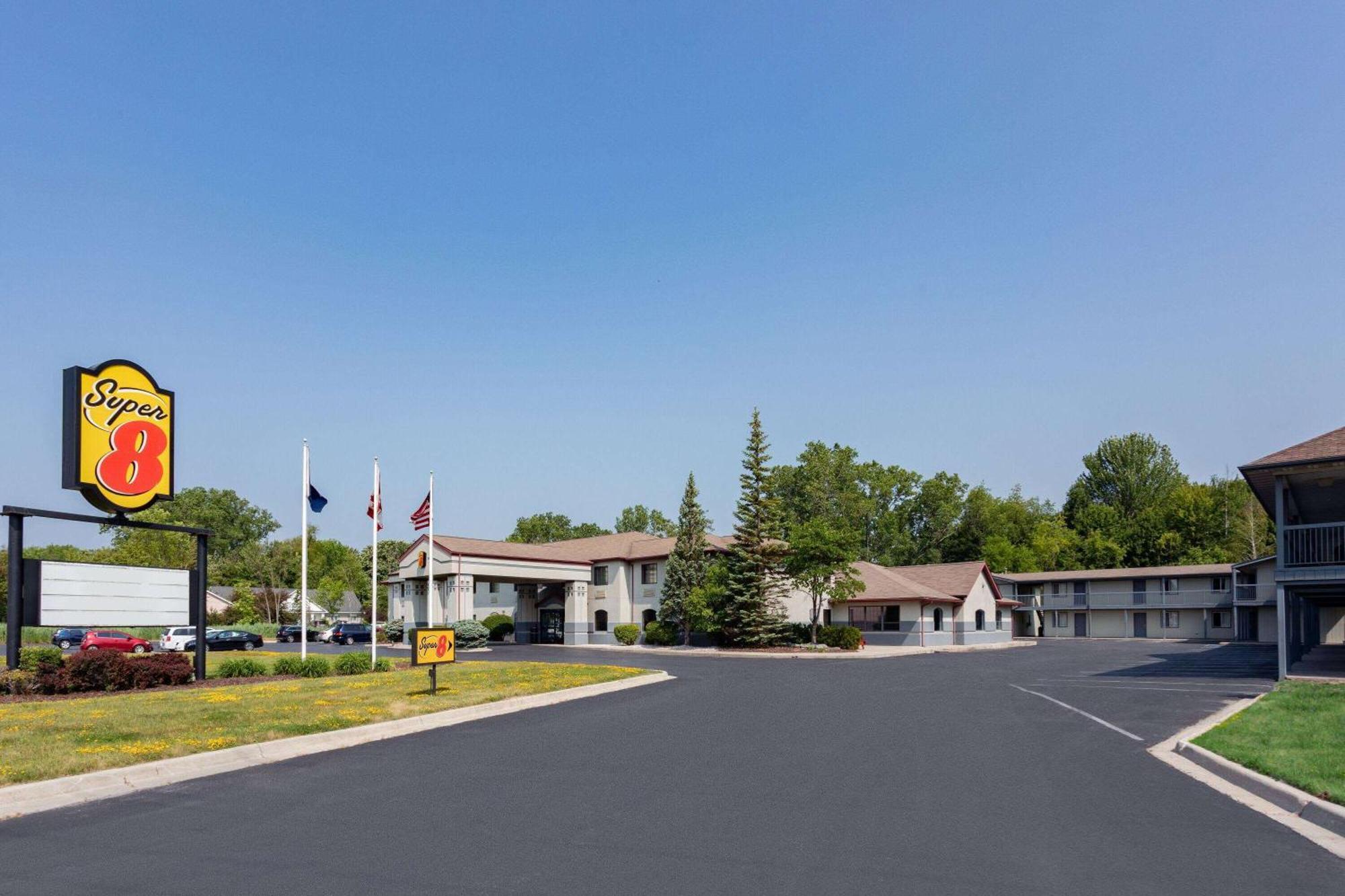 Super 8 By Wyndham Marysville/Port Huron Area Exteriör bild